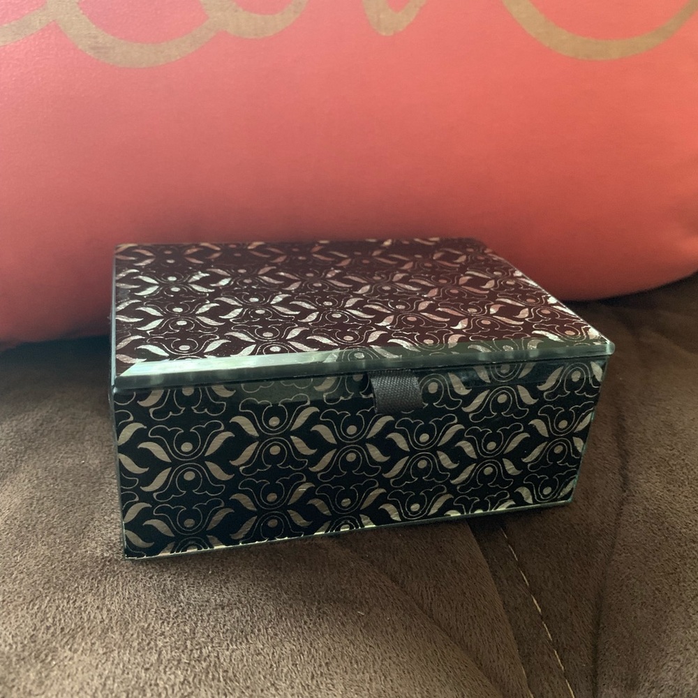 🌺 bundle me 🌺 Small Jewelry Box